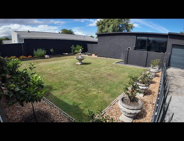 3 BEDROOM HOUSE FOR SALE IN GEORGE SOUTH